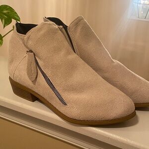 Women's Cream Ankle Boots